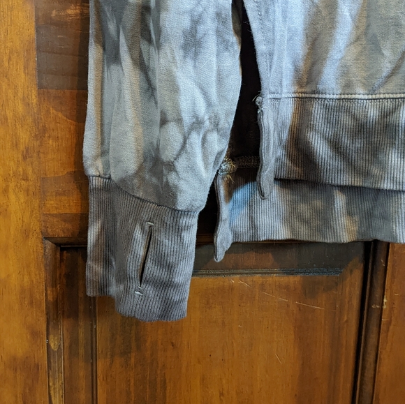 🔥 4/$15 JoyLab Sm Relaxed Fit Gray Tie Dye Pullover Sweatshirt Thumb Holes Cuff - Picture 7 of 10